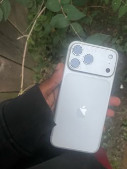 Phone 17 pro max brand new no scratches perfect condition