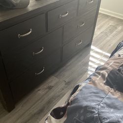 Bunk Beds - Chest 7 Drawers