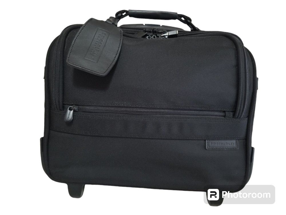 Briggs & Riley Baseline 2 Wheel Rolling Cabin Duffel Bag Suitcase
** Price Is Firm**