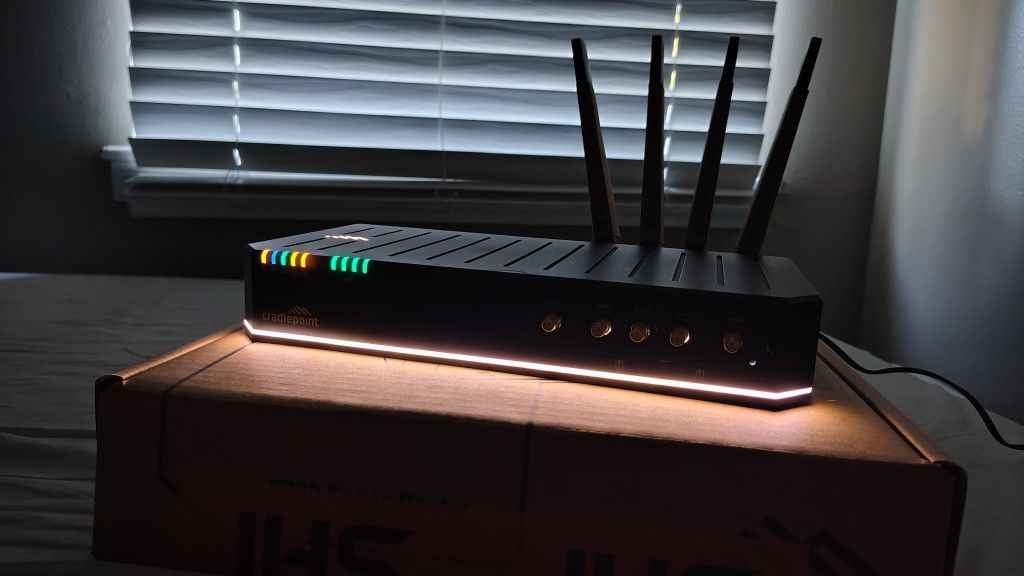 Cradlepoint E300 WiFi 6 Professional Router + Extra MC400 5G Modem