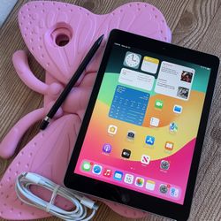 iPad 6th Generation 32GB With Pencil And Kids Case 