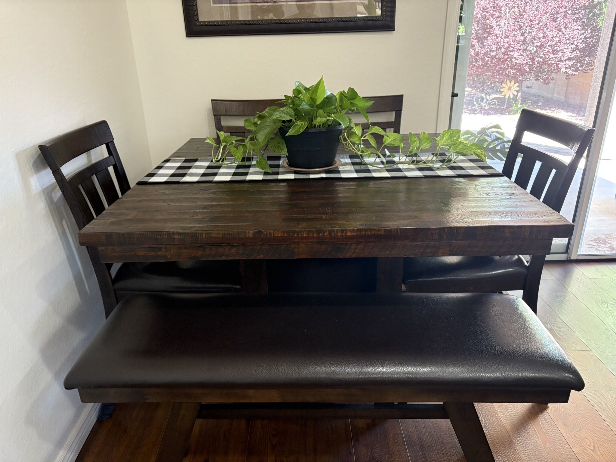 Kitchen Table And Chairs. for Sale in Prescott Valley, AZ - OfferUp