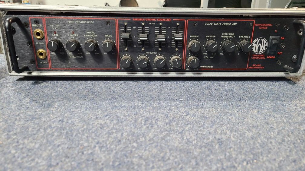 SWR SM-400S Bass Amp Head With Rack