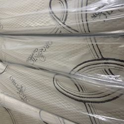 🛏Memory Foam 12” inches tall 🛏 ➡️Mattresses for your comfort ➡️All sizes ☑️ 🚛 Same day delivery🚛 🔸Twin sizes  🔷Full sizes  🟣Queen sizes 🟧Cal K
