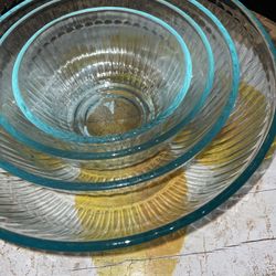 Vintage Pyrex Mixing Bowls