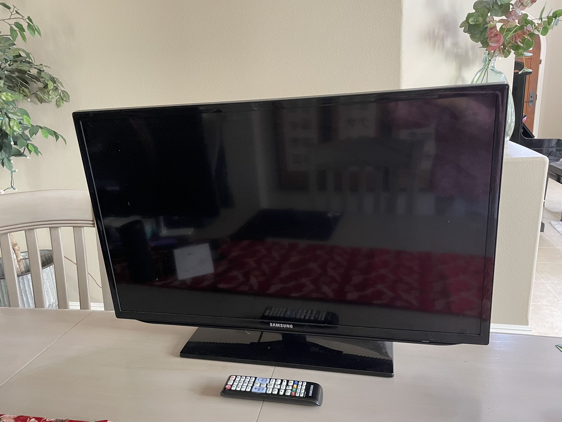 Samsung 32 Inch TV 5 Series