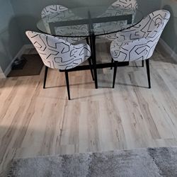 Kitchen/dining Table And Chairs