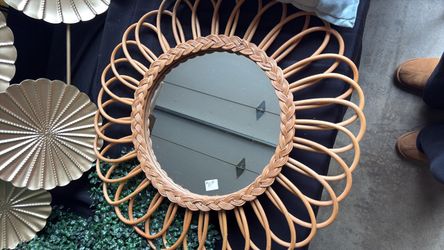 Flower mirror