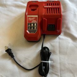 Milwaukee M12 and M18 12-Volt/18-Volt Lithium-Ion Multi-Voltage Rapid Battery Charger