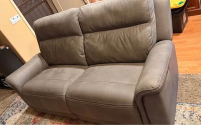 Power reclining sofa