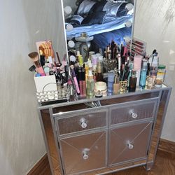 Makeup Vanity With Lights 