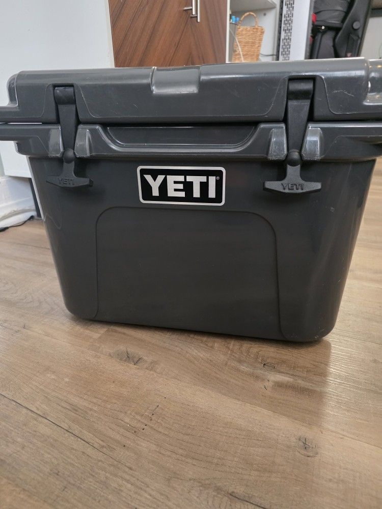 Yeti Roadie Cooler 