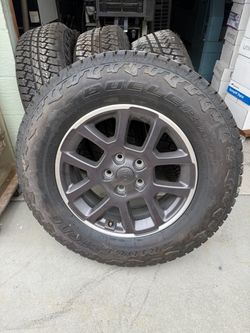 Bridgestone Dueler A/T Tires