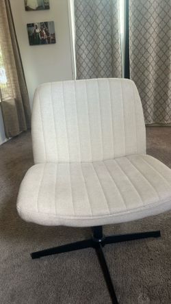 Wide chair