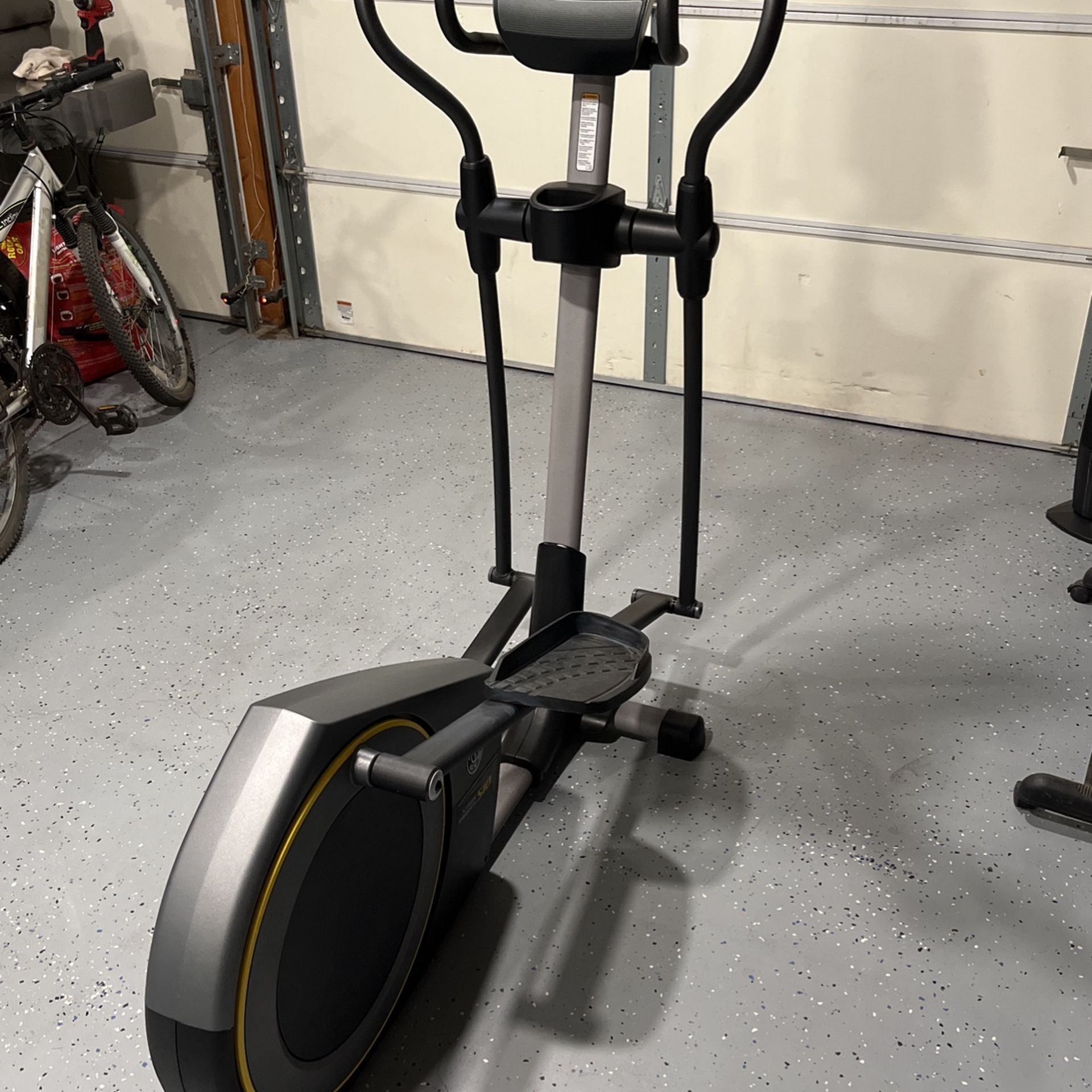 Golds Gym Elliptical Machine for Sale in Riverside, CA OfferUp
