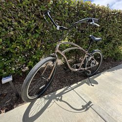 Electra Cruiser Bike - Like New 