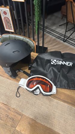 Ski Helmet and Goggles Set with Sinner Bag