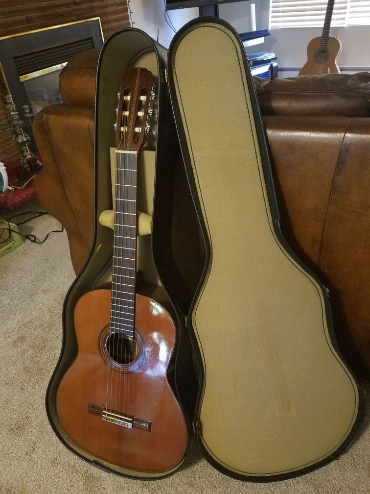 Greco GR122 1970s Vintage Classical Guitar with case (Goya, Levin, Greco)