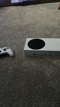 Xbox Series S, comes with all cables Xbox controller