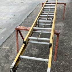 28’ Fiberglass Extension Ladder 