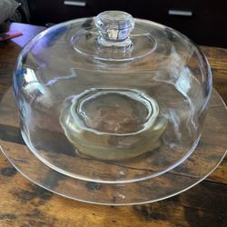 Clear glass cake stand with dome lid