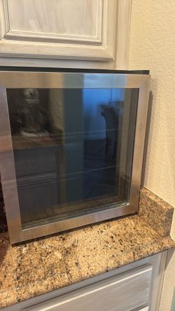 Mini fridge
