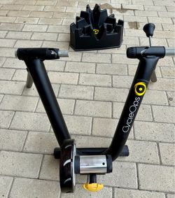 NEW CYCLEOPS FLUID 2 BIKE TRAINER