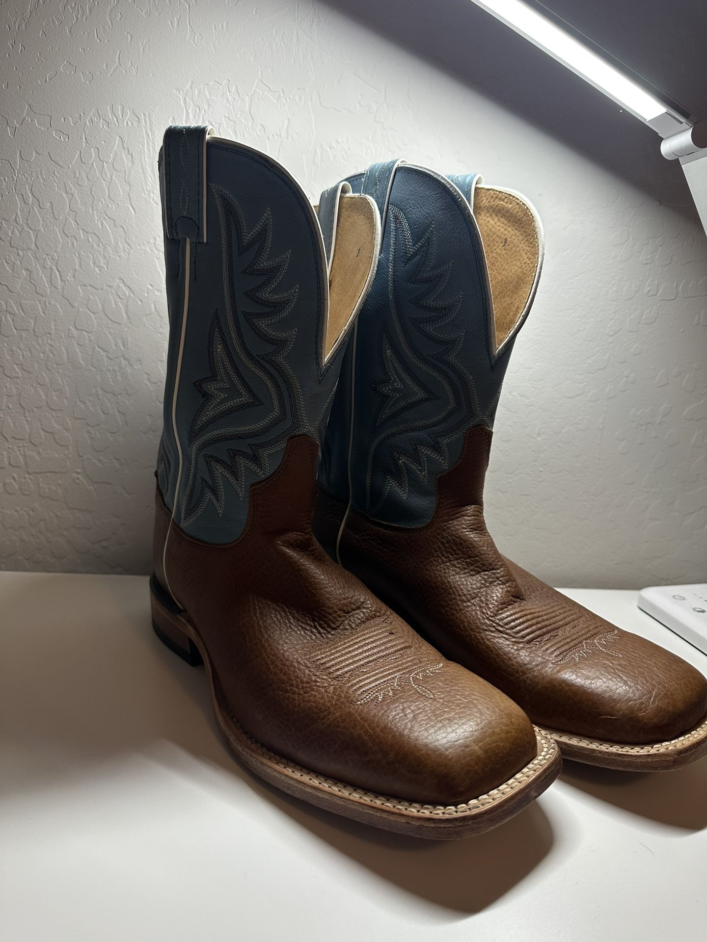 AVETT 11" WESTERN