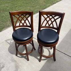 bar stools with  backs and padded seats set of 2 for $25
