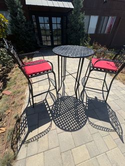 High table w chairs