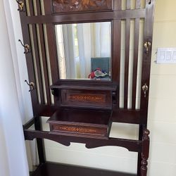 Entry Table/Hutch