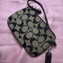 Small Cute Coach Wallet And purse!