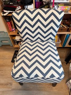 Ashley Furniture Blue & Cream Chevron Accent Chair