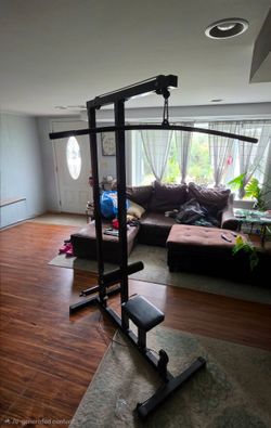 Lat Pulldown Machine