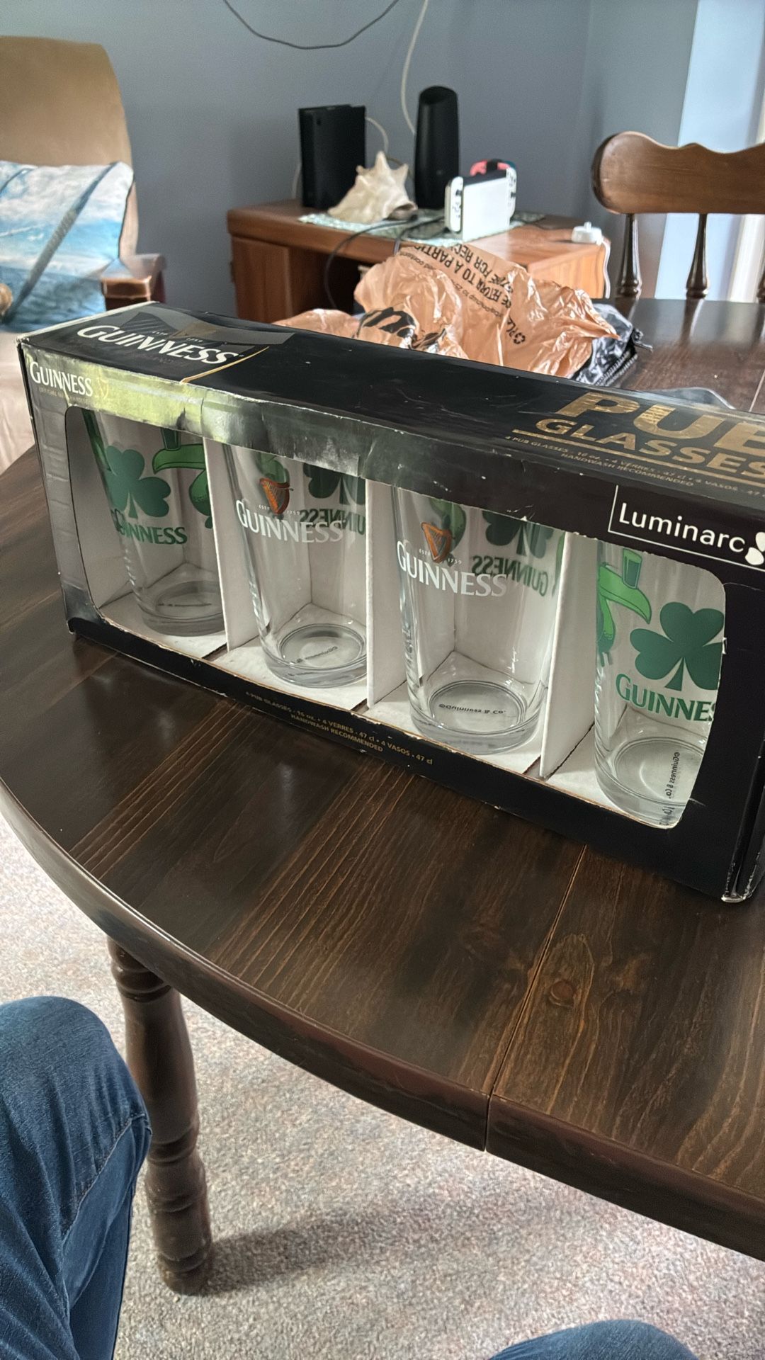 GUINNESS St. Patricks Day Beer Glasses Green Toucan Shamrock