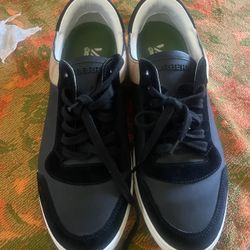 Stylish Burberry low-top sneakers in black Men Size 10.5