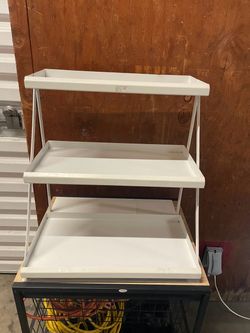 White Rectangular display riser