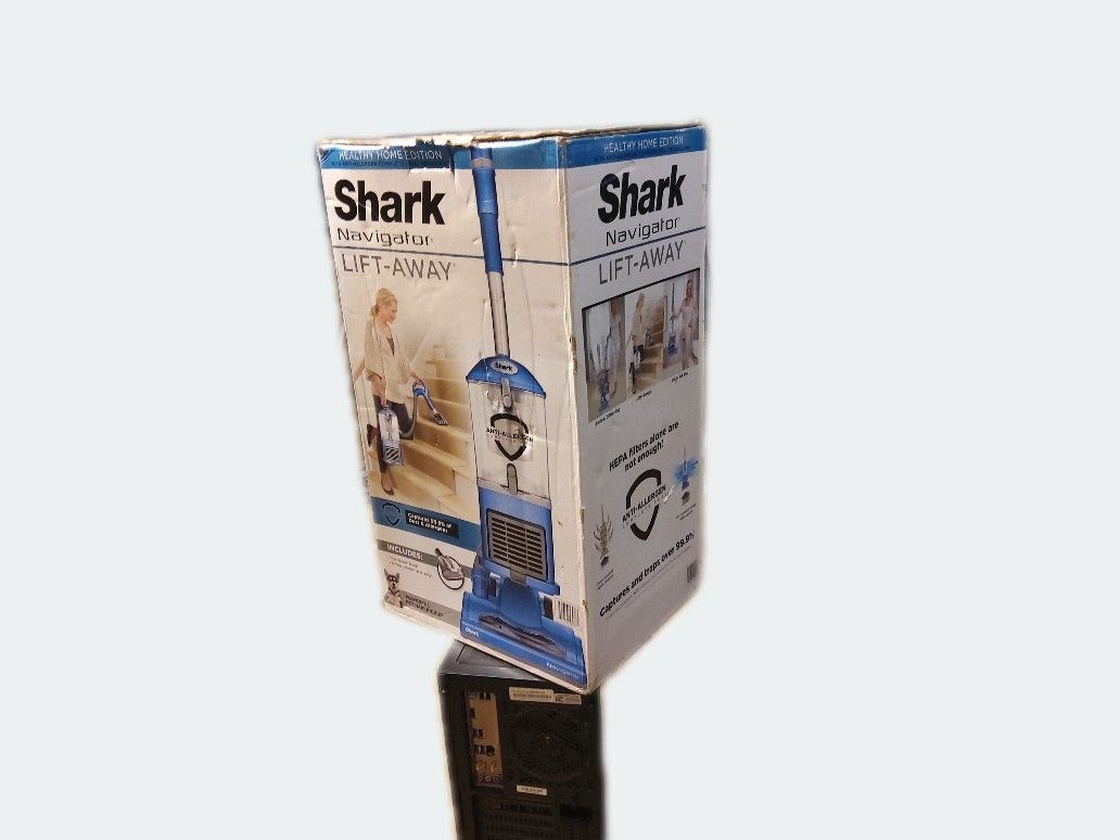 Shark Navigator Lift-Away Vacuum Cleaner - Healthy Home Edition
