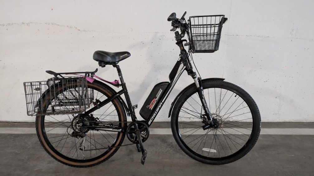 Schwinn Voyageur Electric Bike