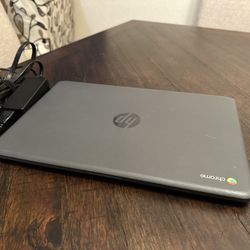 14” Touch Screen HP Chromebook w/ Charger
