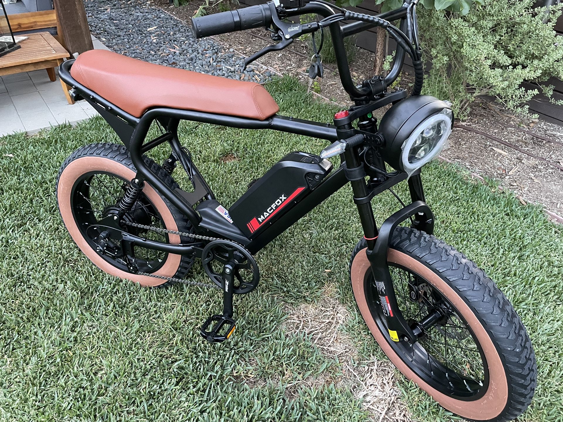 Electric Bike Brand New Macfox X2 Performs Like a Super 73