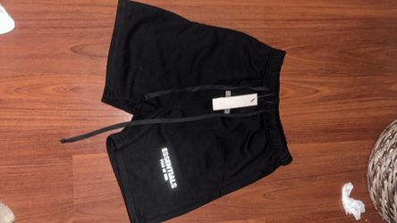 ESSENTIALS SHORTS