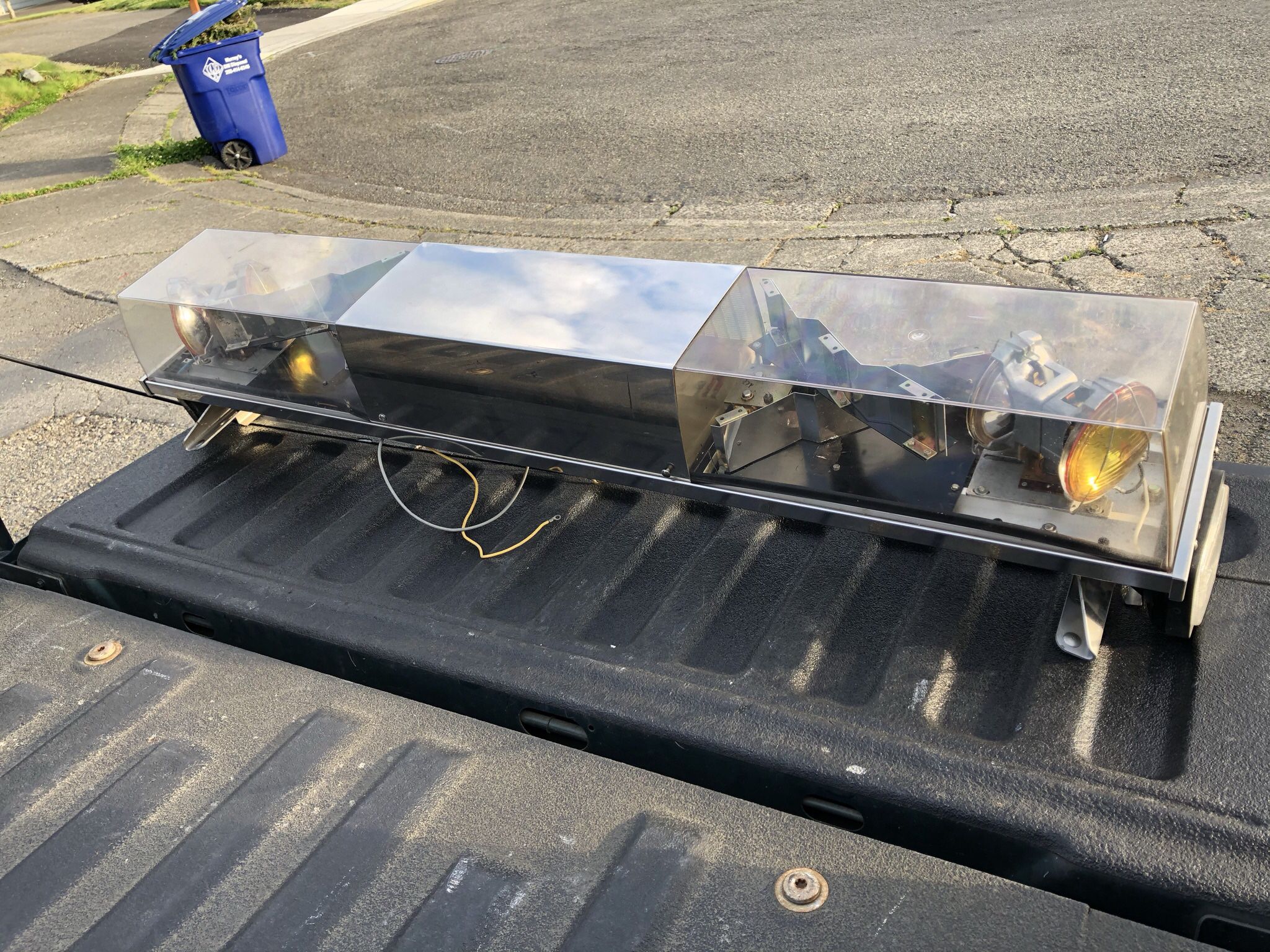 Federal signal Twinsonic lightbar for Sale in Sumner, WA - OfferUp