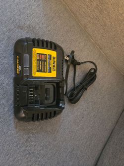 Cargador dewalt nuevo