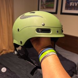 Snowboarding Helmet (Sweet Protection Trooper)