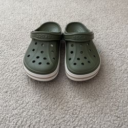 New Bayaband Crocs Size 6 Mens 8 Women’s