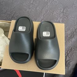 Adidas Yeezy Slide For Kids Size 10k