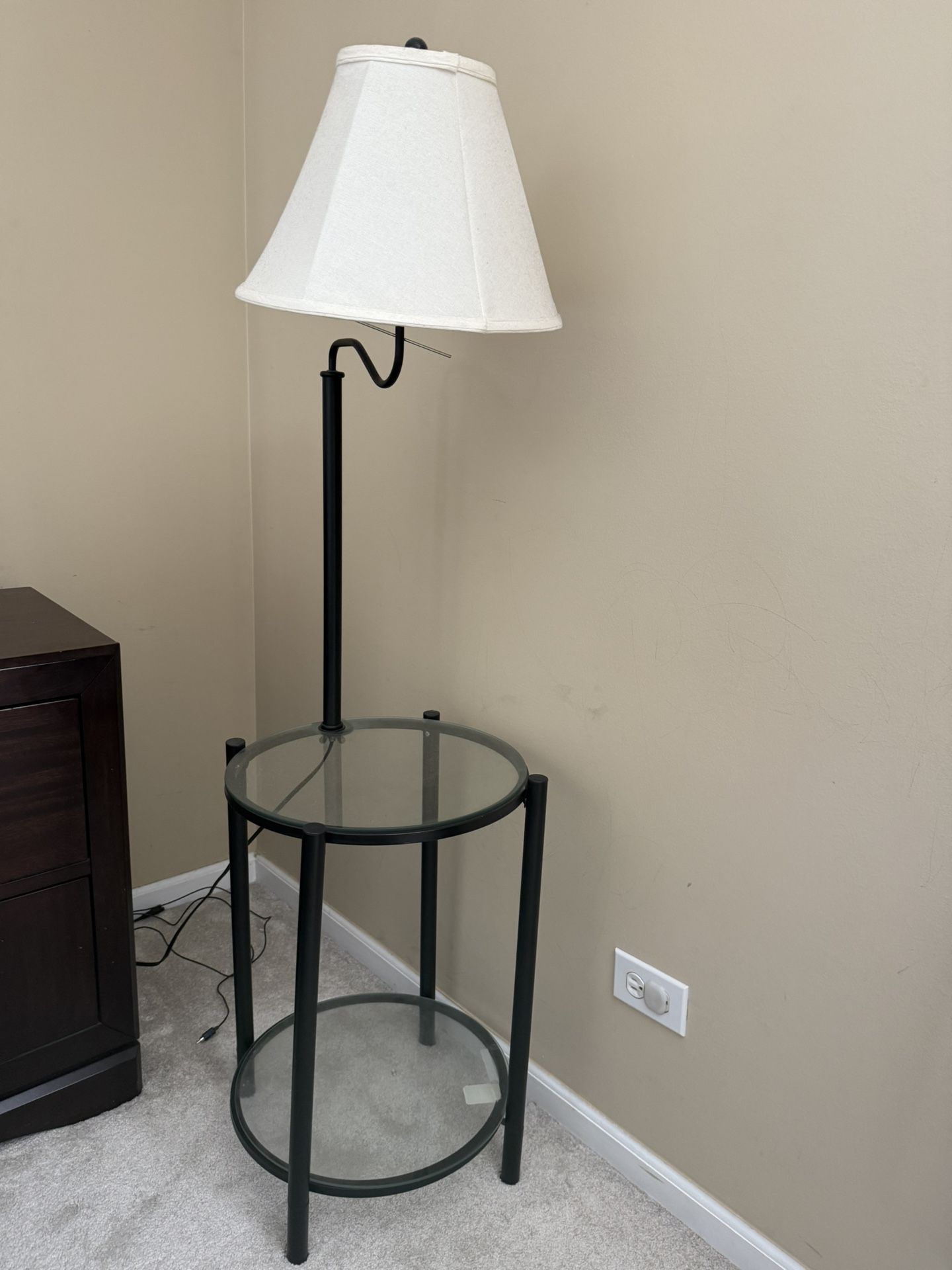 Corner Table With Lamp