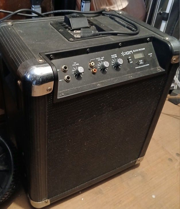 Ion Amp, Plug In Guitar, Keyboard, Mics, CD/phone Etc.