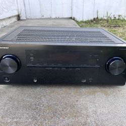 Pioneer Av Receiver. VSX 522